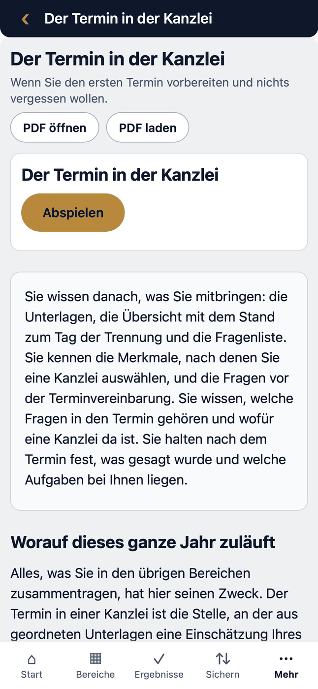 Eine Anleitung unter „Nachlesen und Hören“ am Telefon: der Text zum Lesen und der Knopf „Abspielen“.